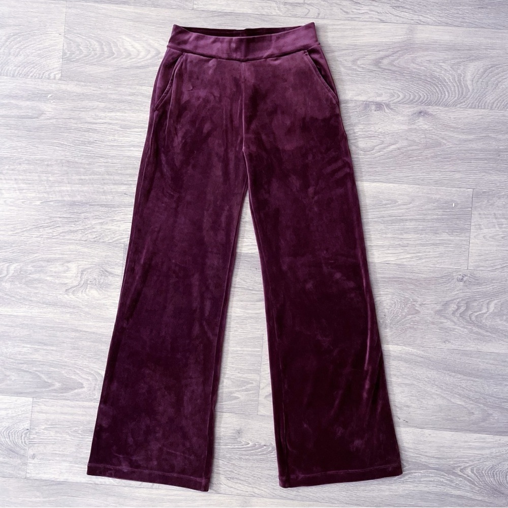 UNIQLO Pants Womens XS Wine Colored Ultra Stretch Smooth Velvet Soft Flared Cozy